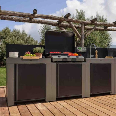 Eno Modulo Outdoor Kitchen Kit bundled by Patio Folks.  3-piece kit in galvanized steel and cargo grey.  Includes plancha. Patio view, cooking, outdoor entertaining