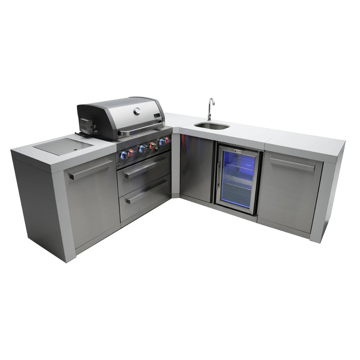 Front-angle view of the Mont Alpi 400 Deluxe Island with 90-degree corner, built-in gas grill, sink, beverage centre fridge, storage cabinets, and white countertop workspace.