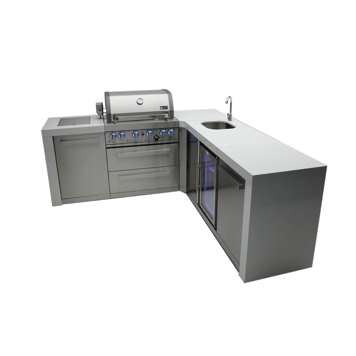 Angled rear perspective of the Mont Alpi 400 Deluxe Island highlighting the beverage centre, sink station, built-in grill, and extended preparation counter.